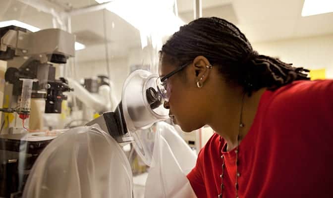 image of Lola Eniola in her lab